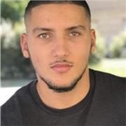 Jeune professeur d’économie et mathématiques pour préparation à tous types d’examens.